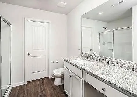 3 bed, 2.5 bath, 1800 sqft, $2,100 — Photo 3
