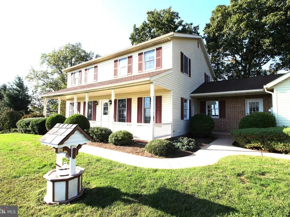 726 Stonecrest Dr, New Holland, PA 17557