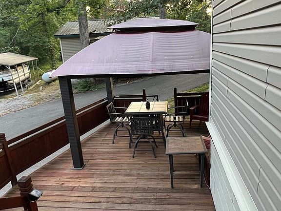 4th image of 300 Spicewood Ln