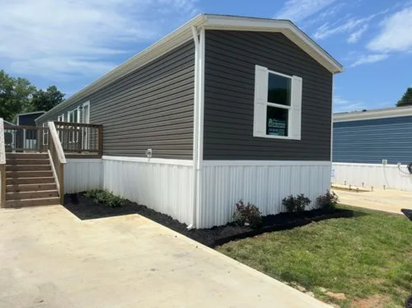 307 Teaberry Dr, Maryville, TN 37804