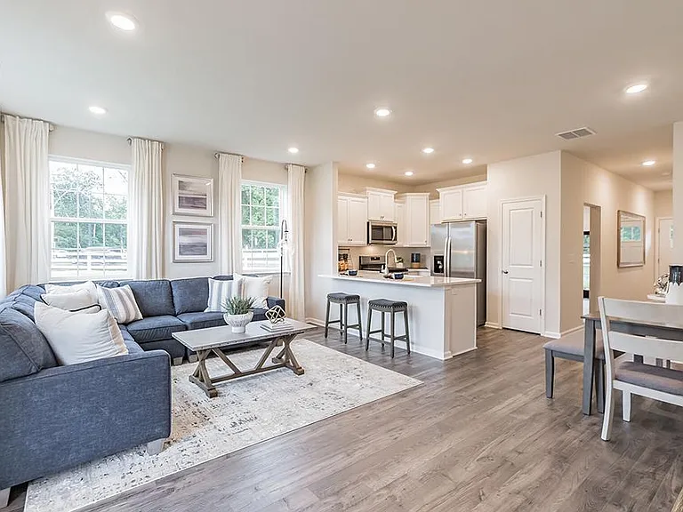 22 Peregrine Way — Photo 1