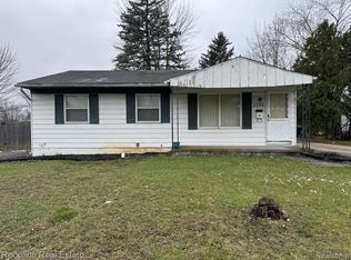 1370 Stamford Rd, Ypsilanti, MI 48198