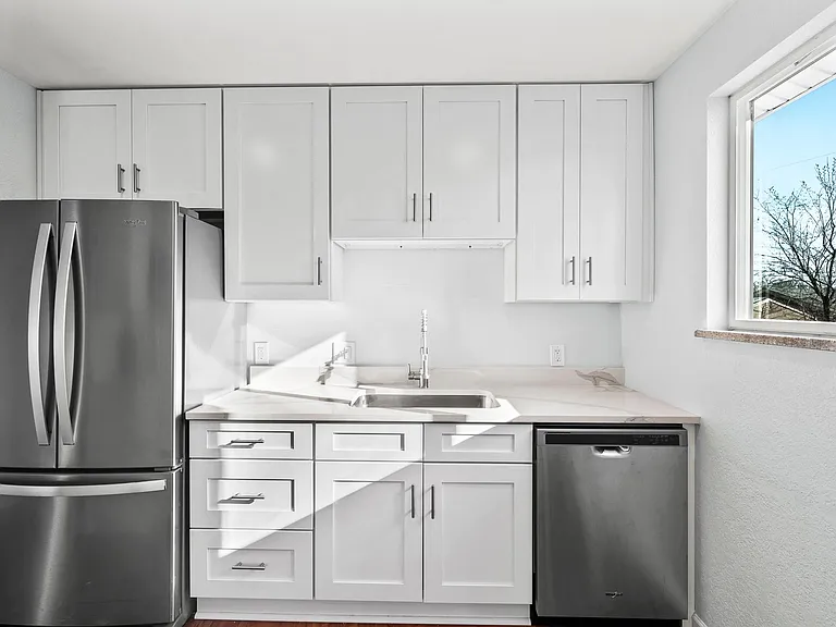 1315 W Nevada Pl #A — Photo 3