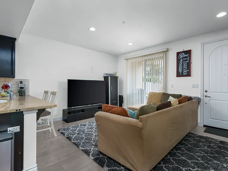 1190 Vista Canyon Ln — Photo 4