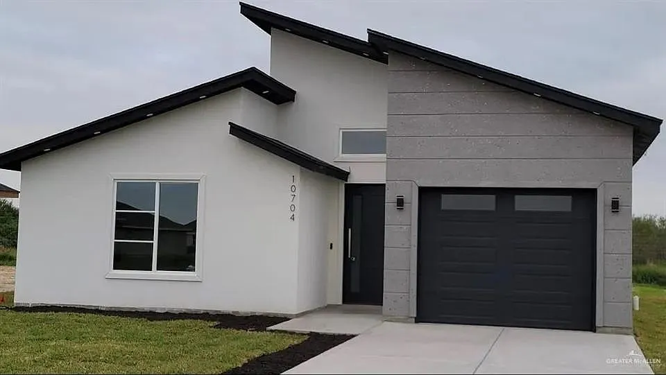 Building Photo - 10704 N Sugar Bear Dr