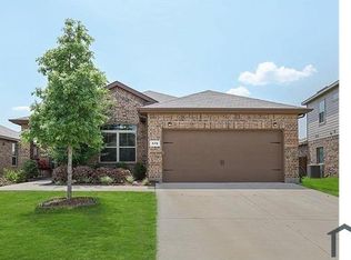 476 Spring Dr, Saginaw, TX 76131