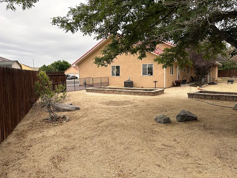 311 Hollyhock Cir — Photo 3