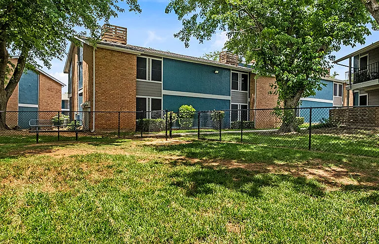 Chelsea Creek Apartment Homes — Photo 28