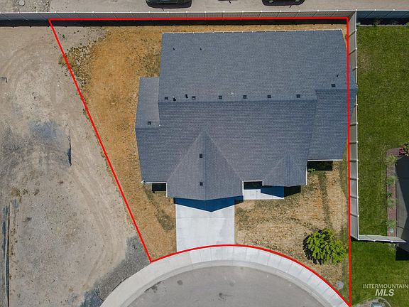 4th image of 923 Redwood Ct