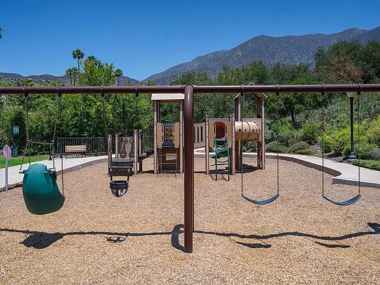 721 Owen Ct — Photo 31