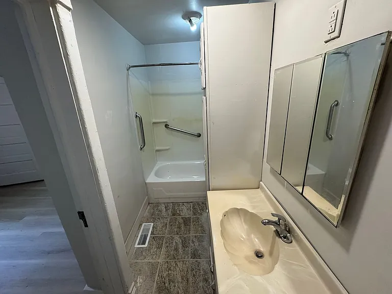 934 N National Ave — Photo 23