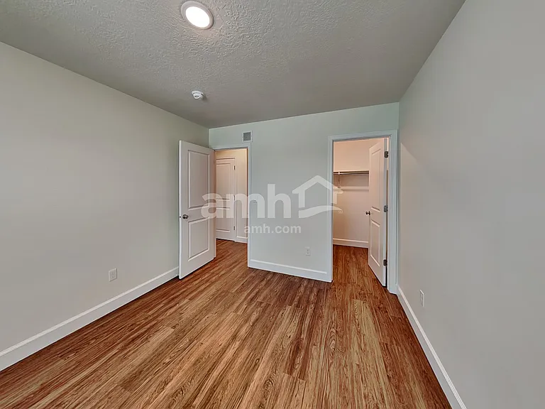 1348 E White St — Photo 19