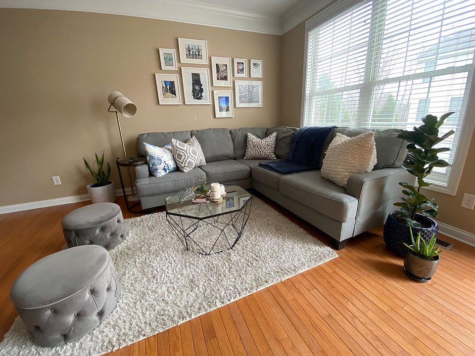 1st image of 8663 Meridian Square Dr