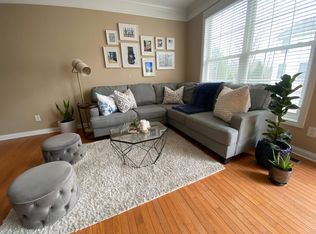 8663 Meridian Square Dr, Indianapolis, IN 46240