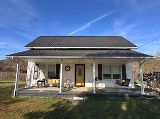 3167 Pricetown Rd, Paintsville, KY 41240