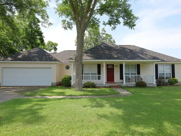 134 Pecan St, Ray City, GA 31645