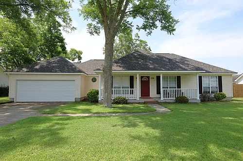 134 Pecan St Photo 1