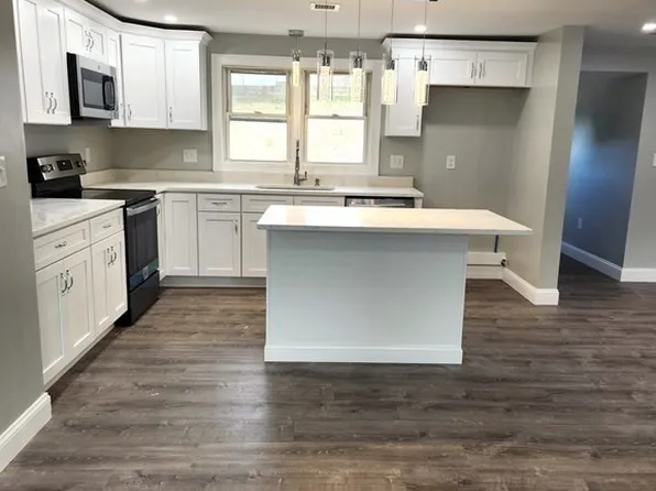 71 Royal Rd, Brockton, MA 02302