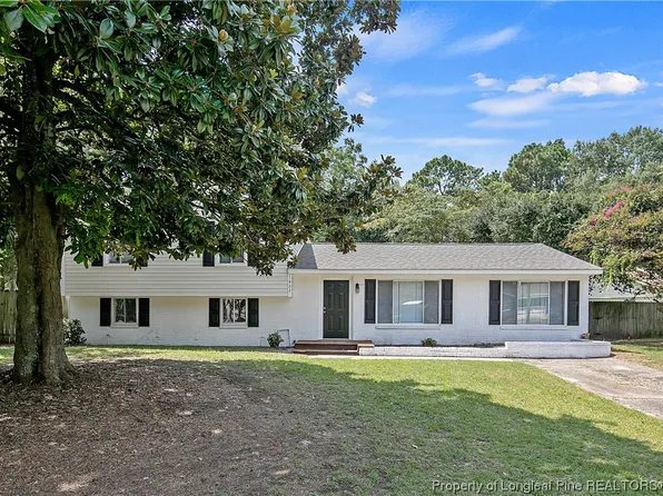 1802 Wendover Dr, Fayetteville, NC 28304
