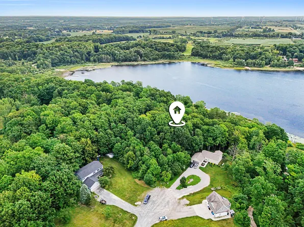 5456 W Ridge Dr, Ludington, MI 49431