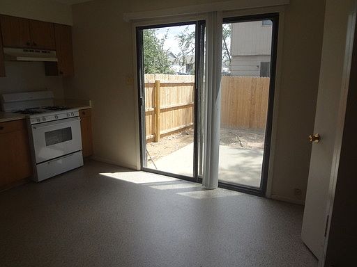 5th image of 410 Illinois Ave APT C