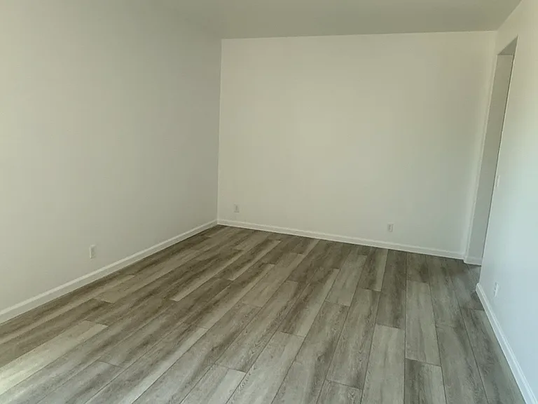2337 N Silvervale St — Photo 21