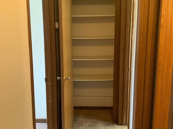 4th image of 622 Orchard Ct APT A