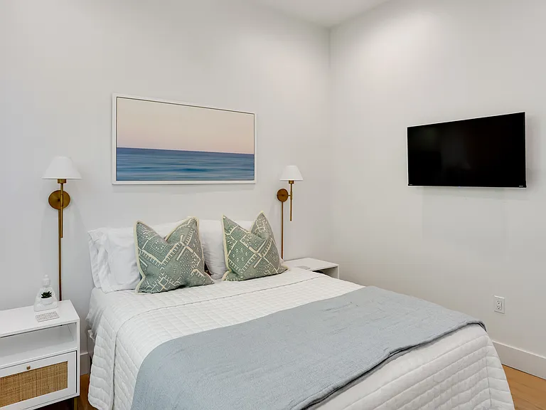 134 E Georgie St — Photo 12
