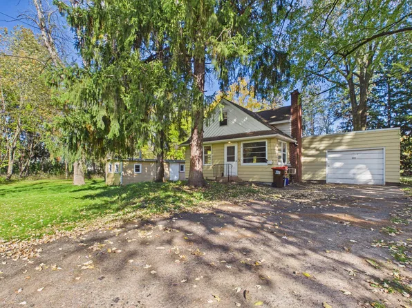 5043 Granada Ave N, Oakdale, MN 55128