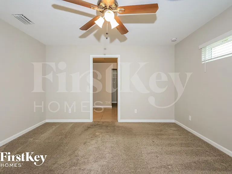 1257 SW Century Ave — Photo 9