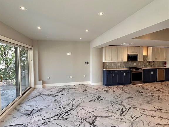 4th image of 457 Warburton Ave #1