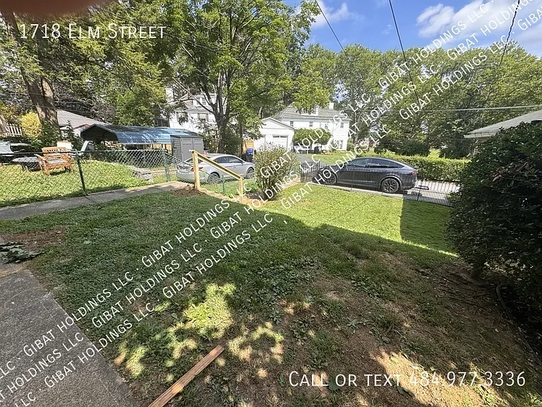1718 Elm St — Photo 19
