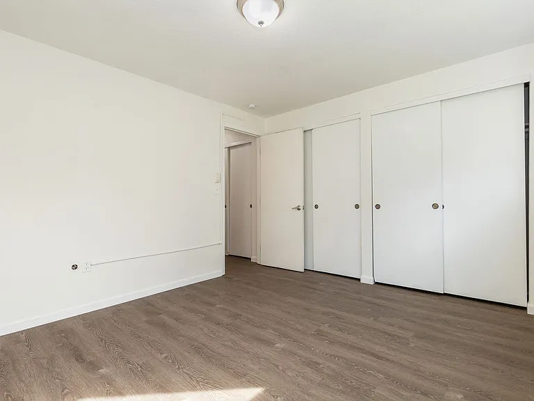 Bridgeview Flats — Photo 32