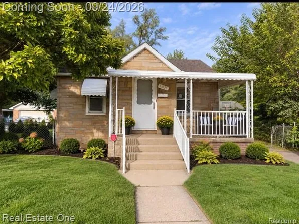 25325 Peter Kaltz Rd, Warren, MI 48091