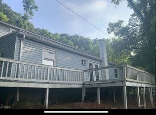 24 Spring St, Glouster, OH 45732