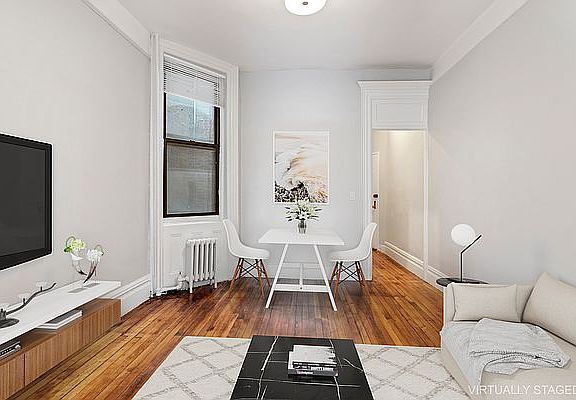 5th image of 221 E 83rd St #4W