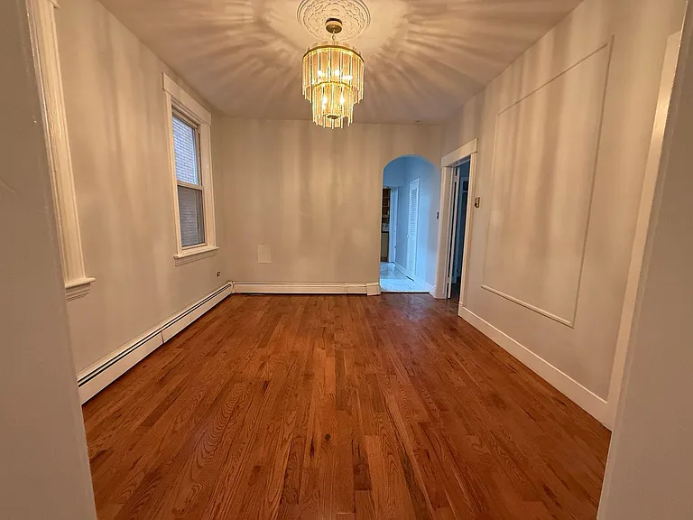 321 Avenue C — Photo 2