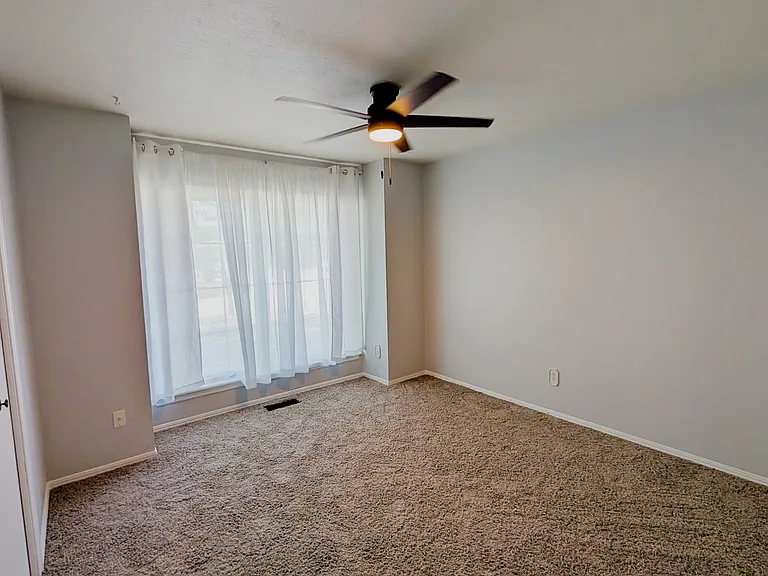 10133 Bromley Ct — Photo 21
