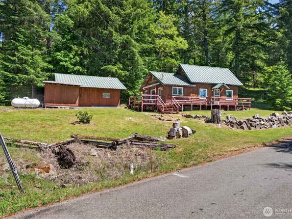 121 Powerhouse Road, Packwood, WA 98361