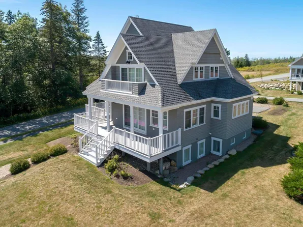 30 Village at Ocean's End Boulevard #30, Southwest Harbor, ME 04679