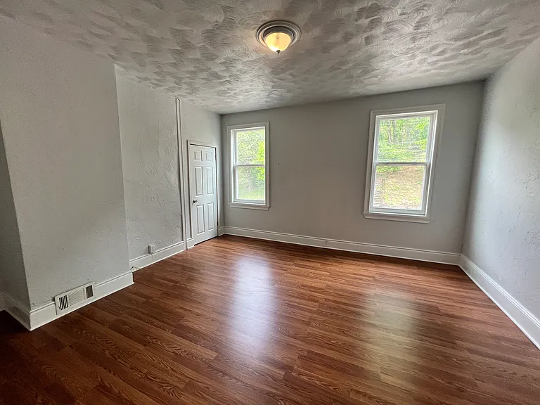 248 Plymouth St — Photo 11