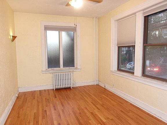 Bedroom 2 / Room 2