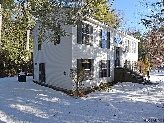 2nd image of 22 Squire Cir
