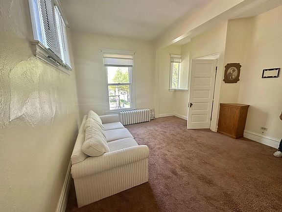3rd image of 429 Forest Ave #2N