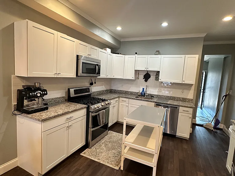 128 N East Ave — Photo 14