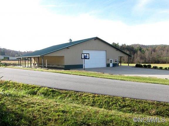 1st image of 264 Diamond Mine Ln