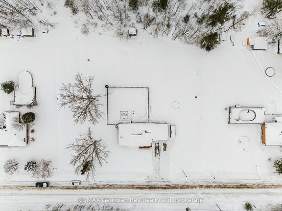 3rd image of 382 Rope Blvd