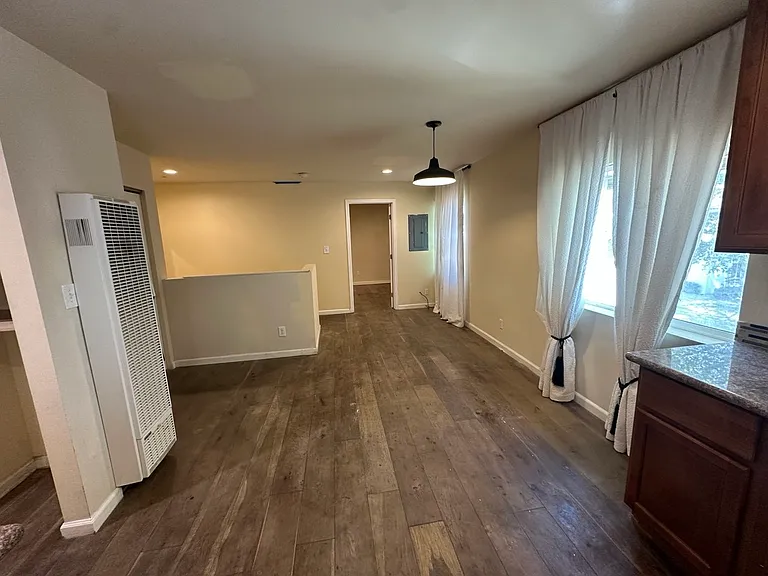 927 Durant Ave — Photo 6