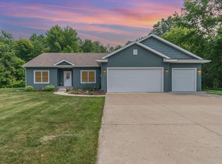 1828 N Hope Rd, Midland, MI 48642