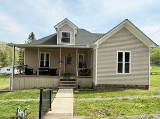 447 Blueville Dr, Grafton, WV 26354
